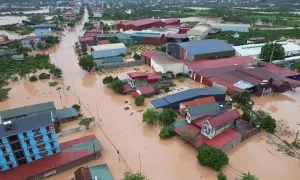 Quỹ Hy vọng cùng đồng bào vượt bão