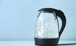 Uống nước sôi để nguội lâu ngày có gây ung thư?